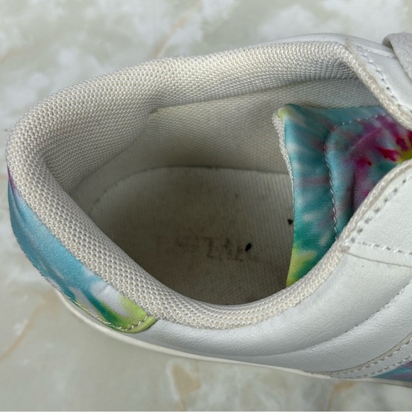 Just Fab White/Tie Dye Sneakers Size 9.5 - Picture 4 of 7